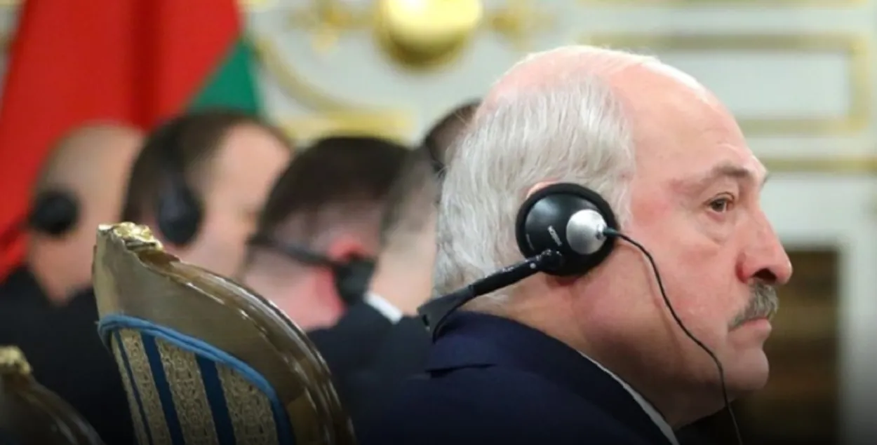 Ці слухае Аляксандр Лукашэнка радыё?
