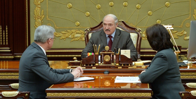 Аляксандр Лукашэнка папрасіў прабачэння ў міністра
