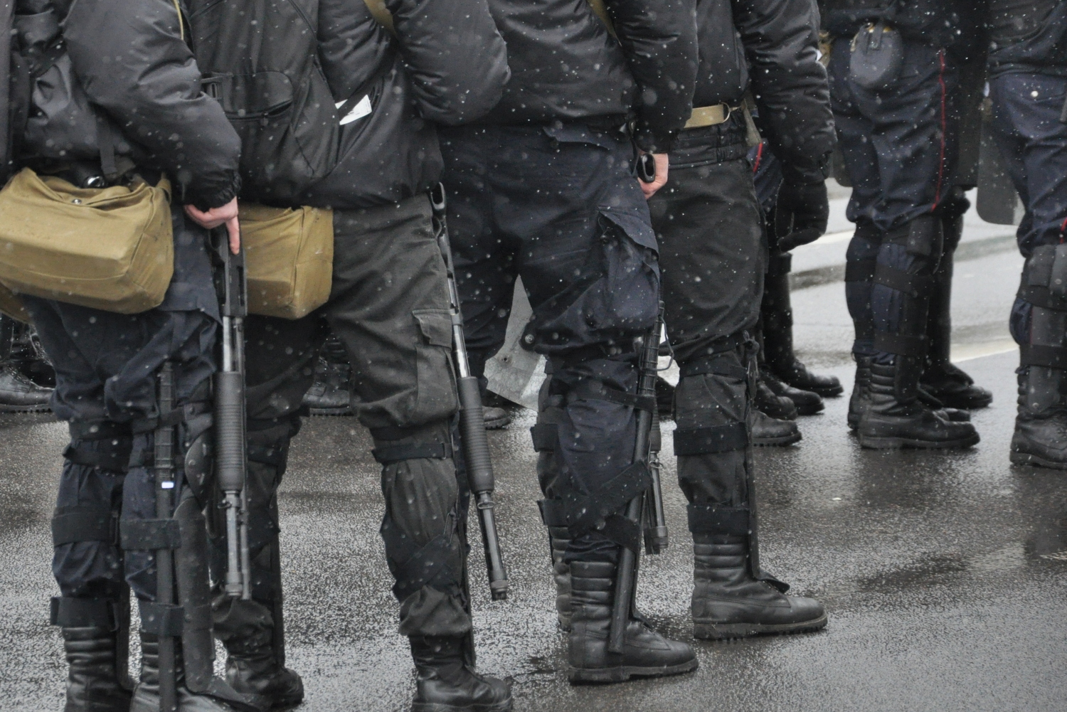 Чым былі ўзброеныя міліцыянты падчас разгону дэманстрацыі (фотафакты)