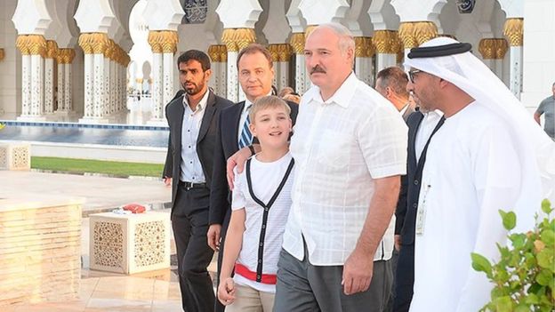 Сусветныя СМІ: Лукашэнка рыхтуе сваім пераемнікам малодшага сына Колю
