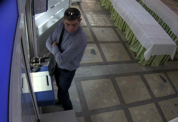 У Мінску падчас абмену валюты касір памылкова выдаў мужчыне 900 рублёў