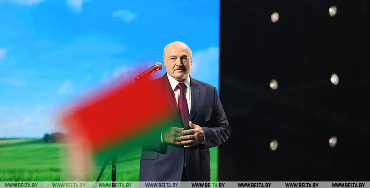 Лукашэнка: мы вымушаныя закрыць дзяржаўную мяжу з Польшчай і Літвой