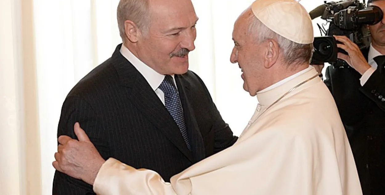 Макей: Беларусь гатовая прыняць з візітам Папу Францішка