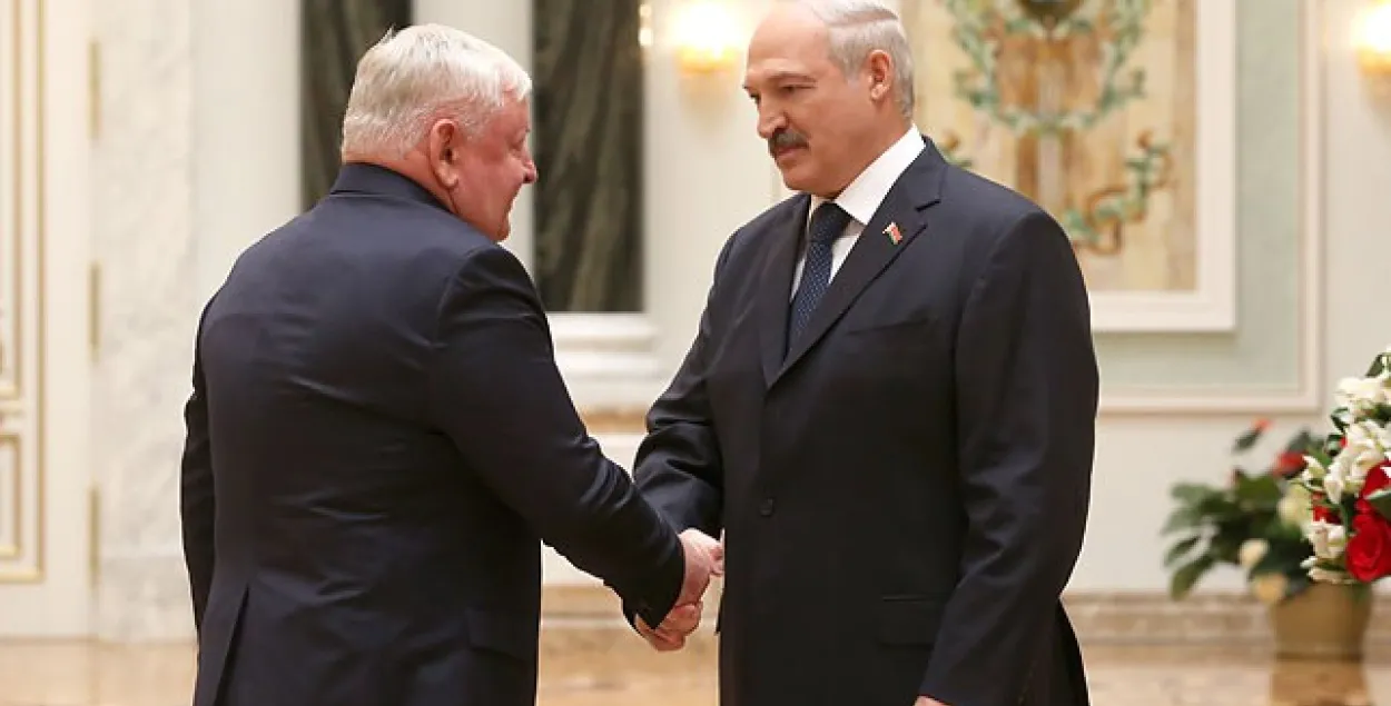 Як Лукашэнка ўручаў дзяржаўныя ўзнагароды лепшым работнікам краіны