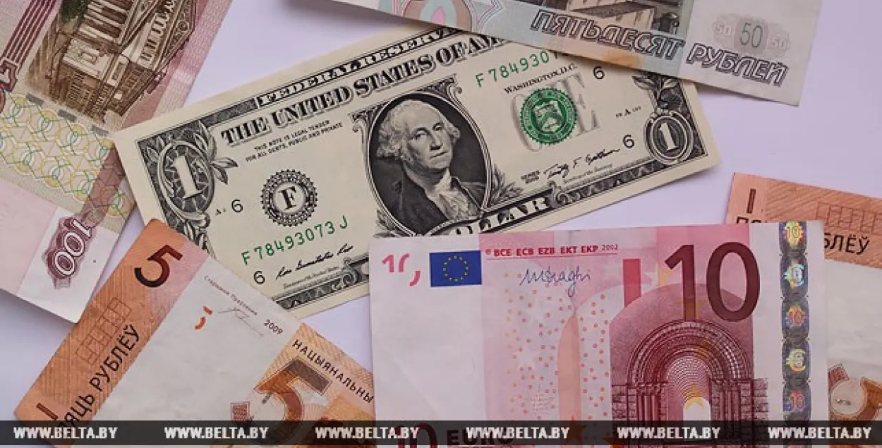 12 кастрычніка ў Беларусі курс долара знізіўся, курс еўра вырас