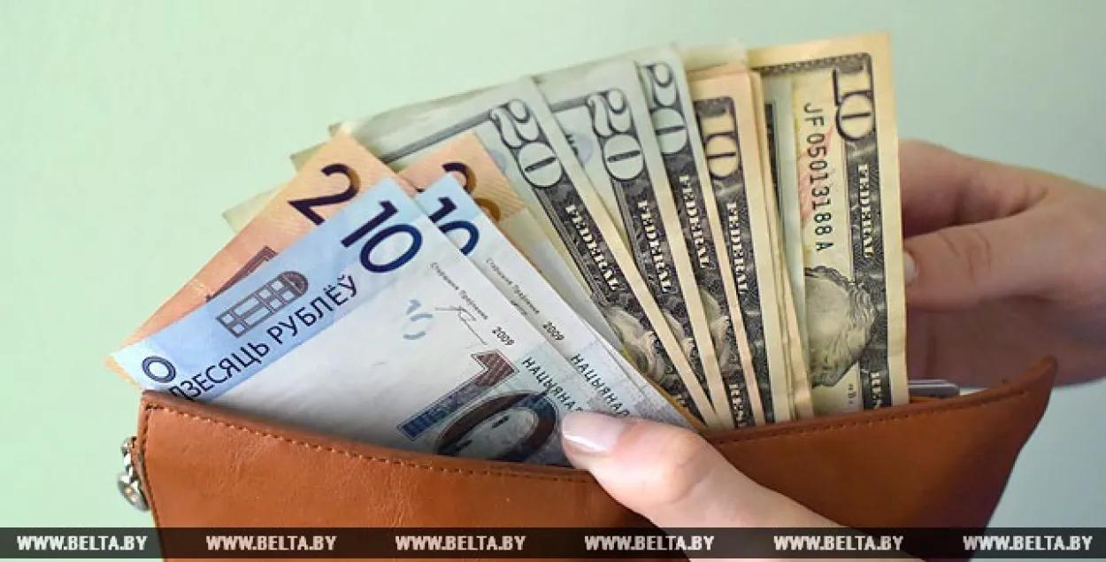 6 снежня ў Беларусі курс долара знізіўся, курс еўра вырас