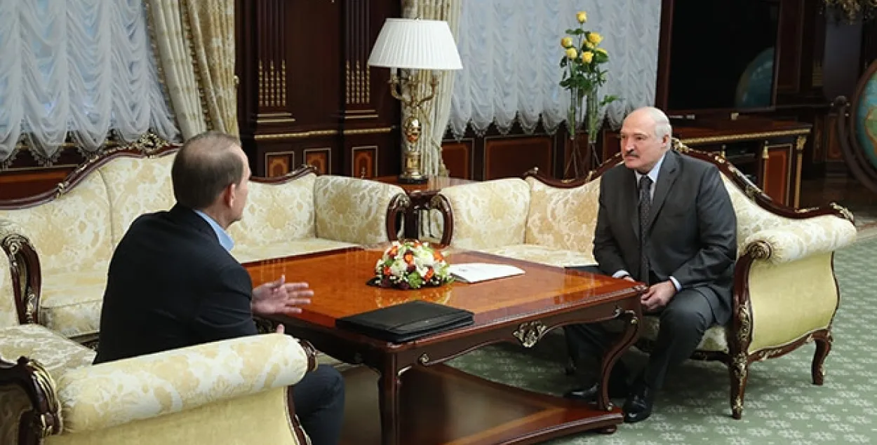 Лукашэнка абмеркаваў прэзідэнцкія выбары ва Украіне
