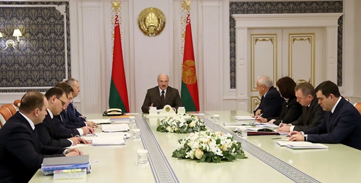 Перад паездкай да Пуціна Лукашэнка раіўся з кіраўніцтвам ураду і старшынём КДБ