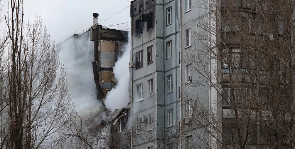 У выніку выбуху ў жылым доме ў Расіі знішчаныя 36 кватэр (фота, відэа)