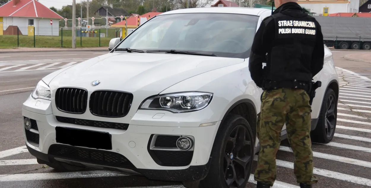 Польскія памежнікі забралі ў беларускі BMW, які шукаюць у Расіі (фота)