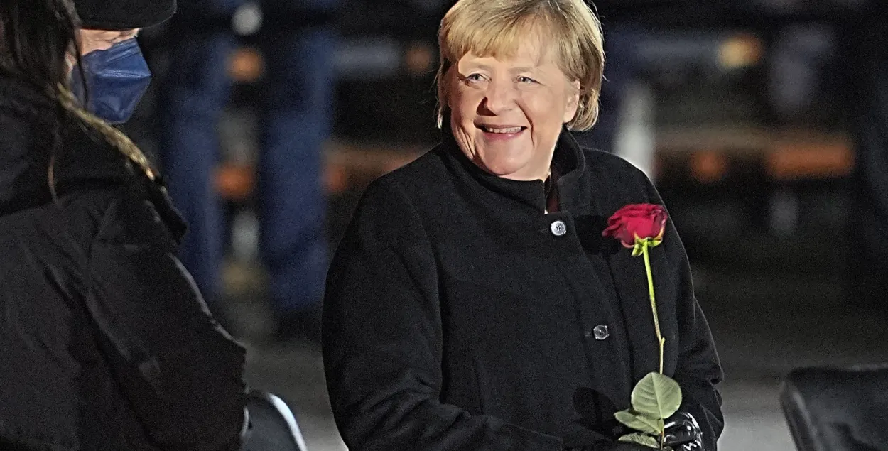 Ангела Меркель на цырымоніі праводзінаў​ /&nbsp;Reuters