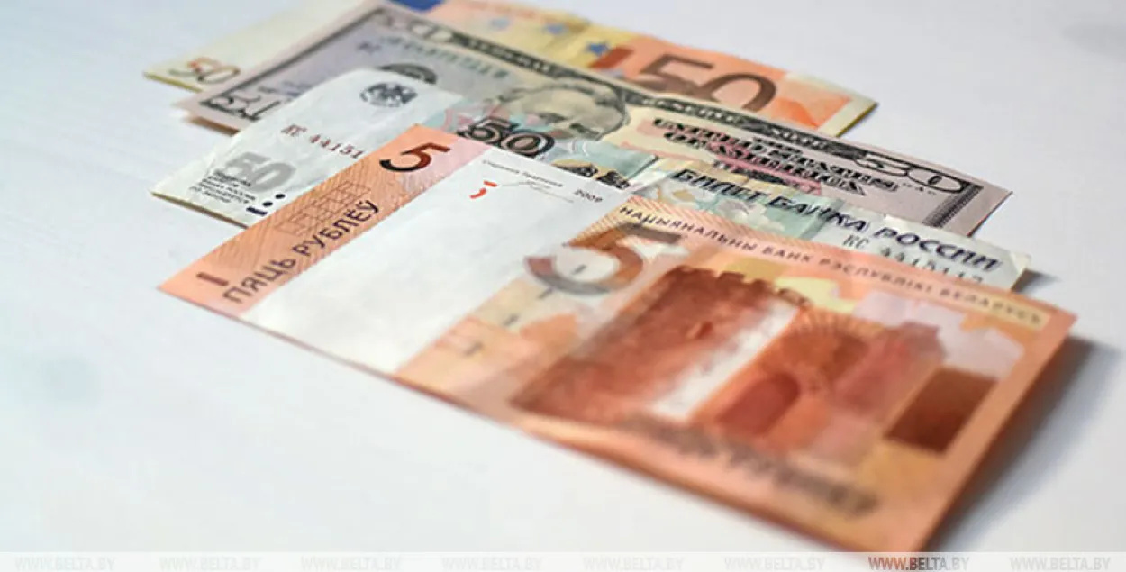 Беларускі рубель 6 жніўня аслабеў адносна ўсіх асноўных валют