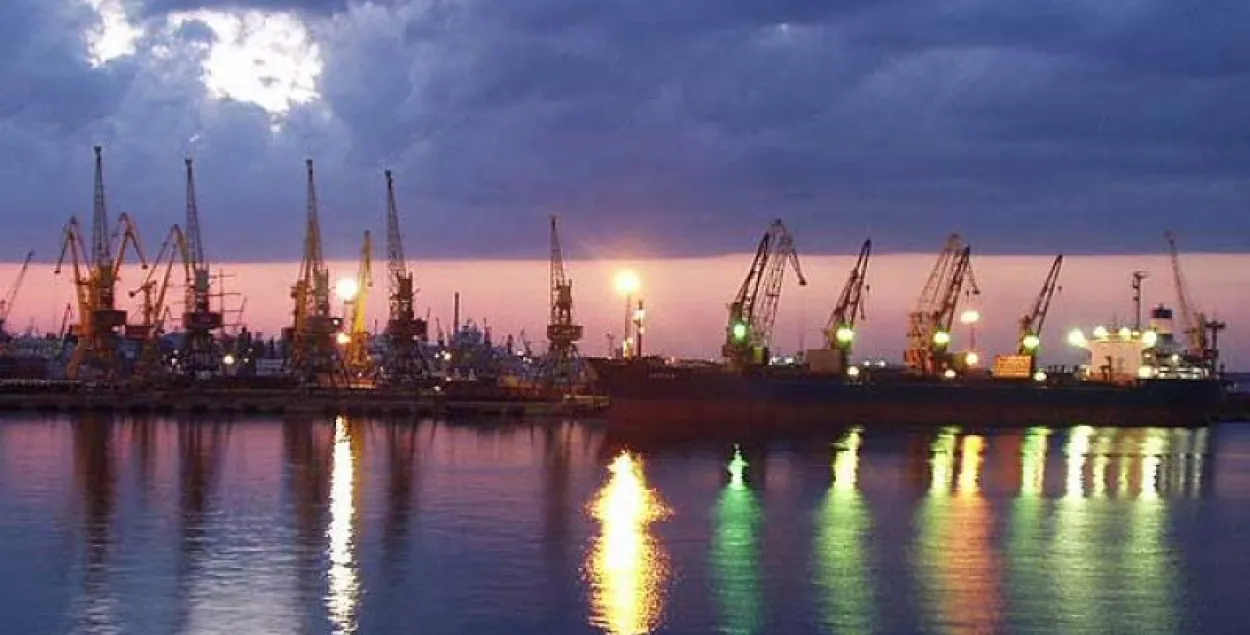 У Адэсу прыбыў танкер з іранскай нафтай для Беларусі