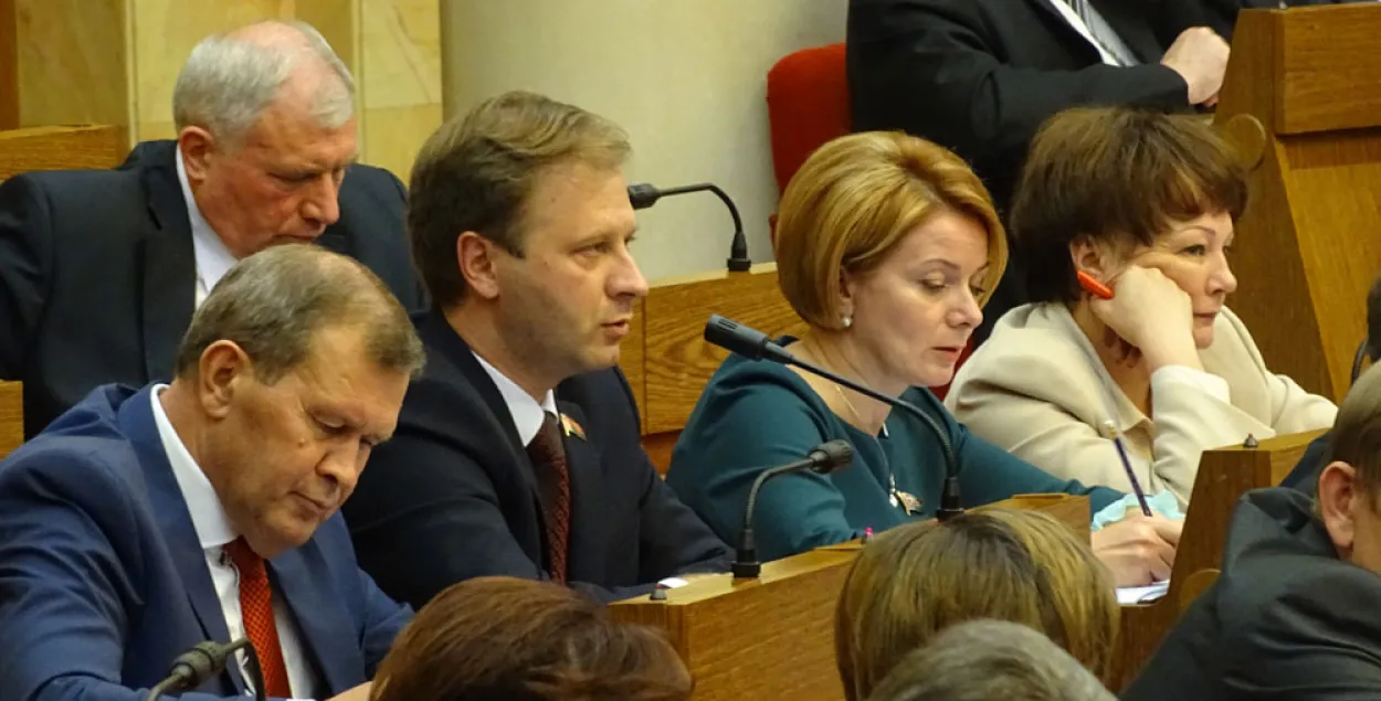 Депутаты единогласно приняли проект бюджета во втором чтении