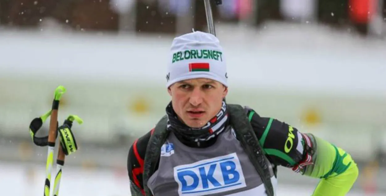 Беларус Чапелін сенсацыйна выйграў бронзу ў біятлоннай гонцы на 20 км