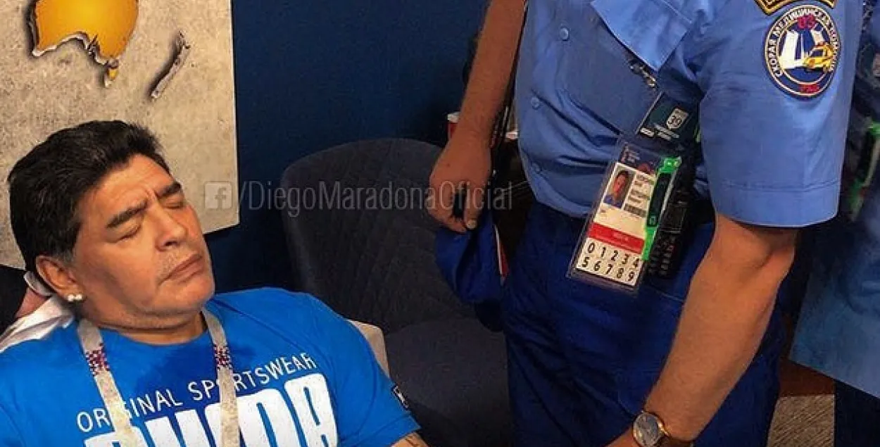 СМІ: Марадона заплаціць $10 тысяч за інфармацыю пра таго, хто яго "пахаваў"