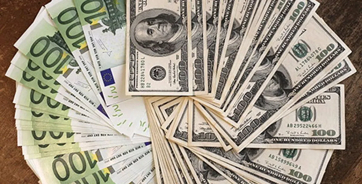 27 ліпеня беларускі рубель вырас да ўсіх трох асноўных валют