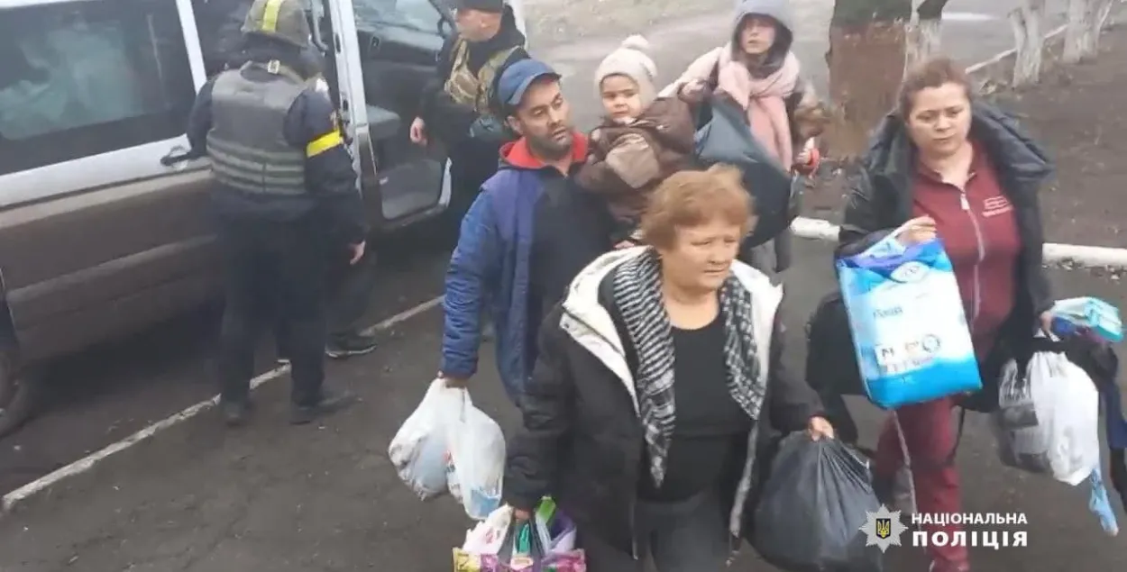 Эвакуацыя з суседня з Марыупалем Валнавахі&nbsp;/ Нацыянальная паліцыя Украіны