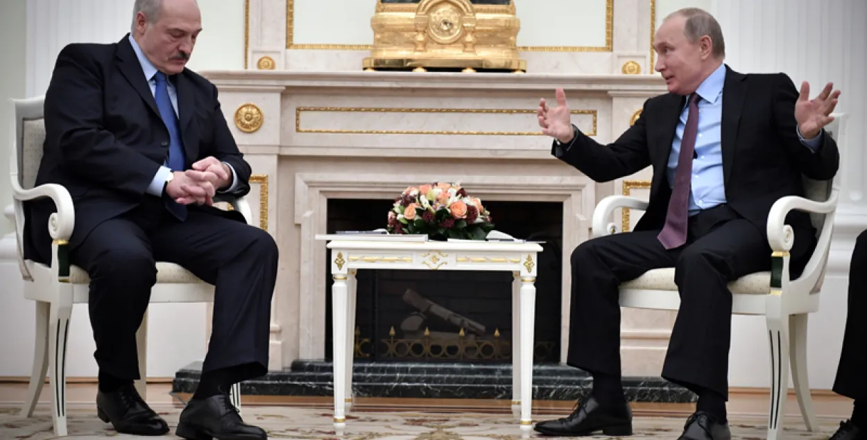 Alyaksandr Lukashenka and Vladimir Putin / Reuters