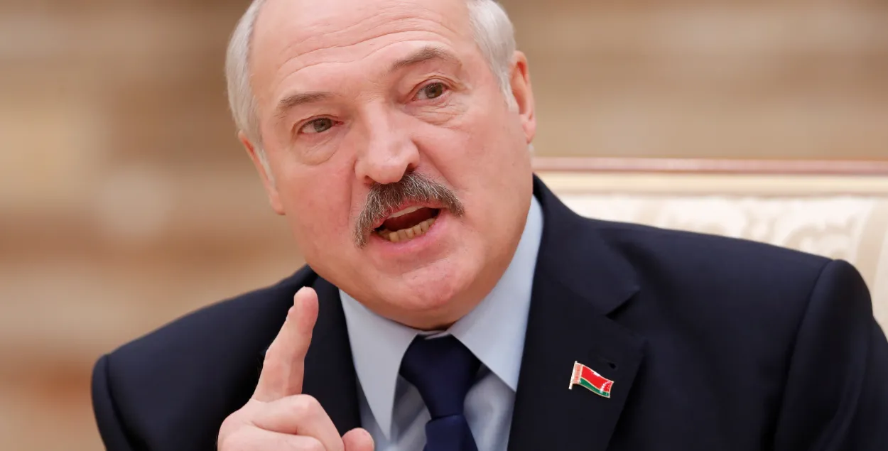 “Там рускімі і не пахла”: Лукашэнка пра відэа, дзе казака выганяюць з метро