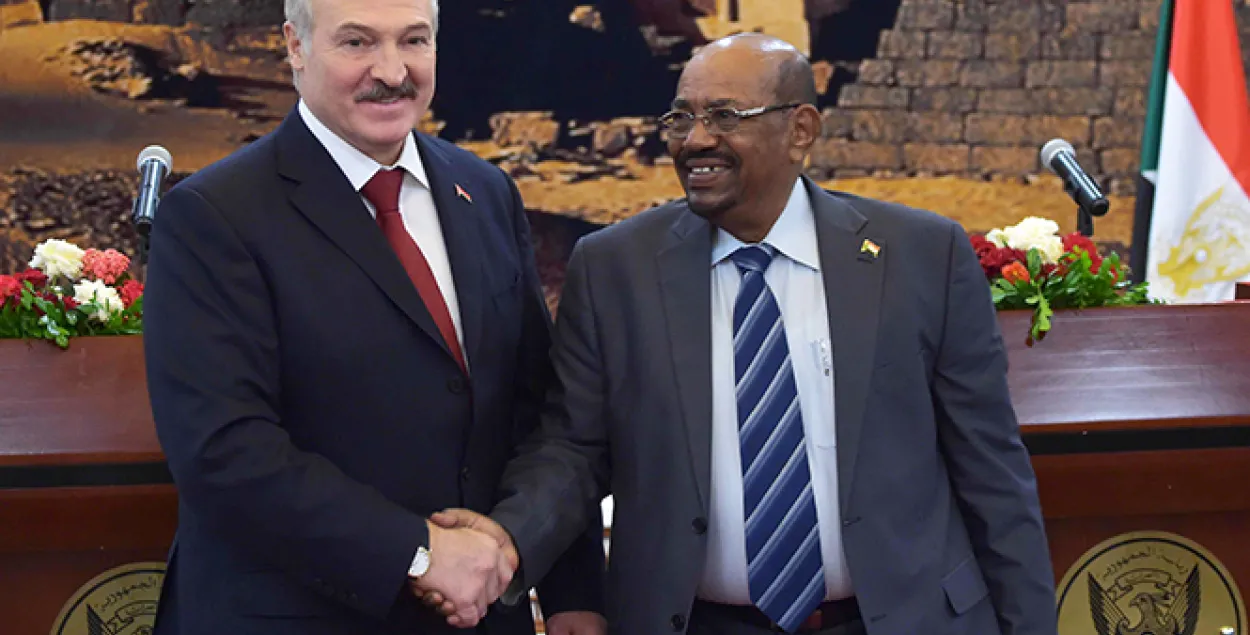 Аляксандр Лукашэнка завяршыў візіт у Судан