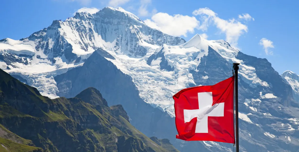 Швейцарцы дазволілі спецслужбам чытаць пошту і праслухоўваць тэлефоны