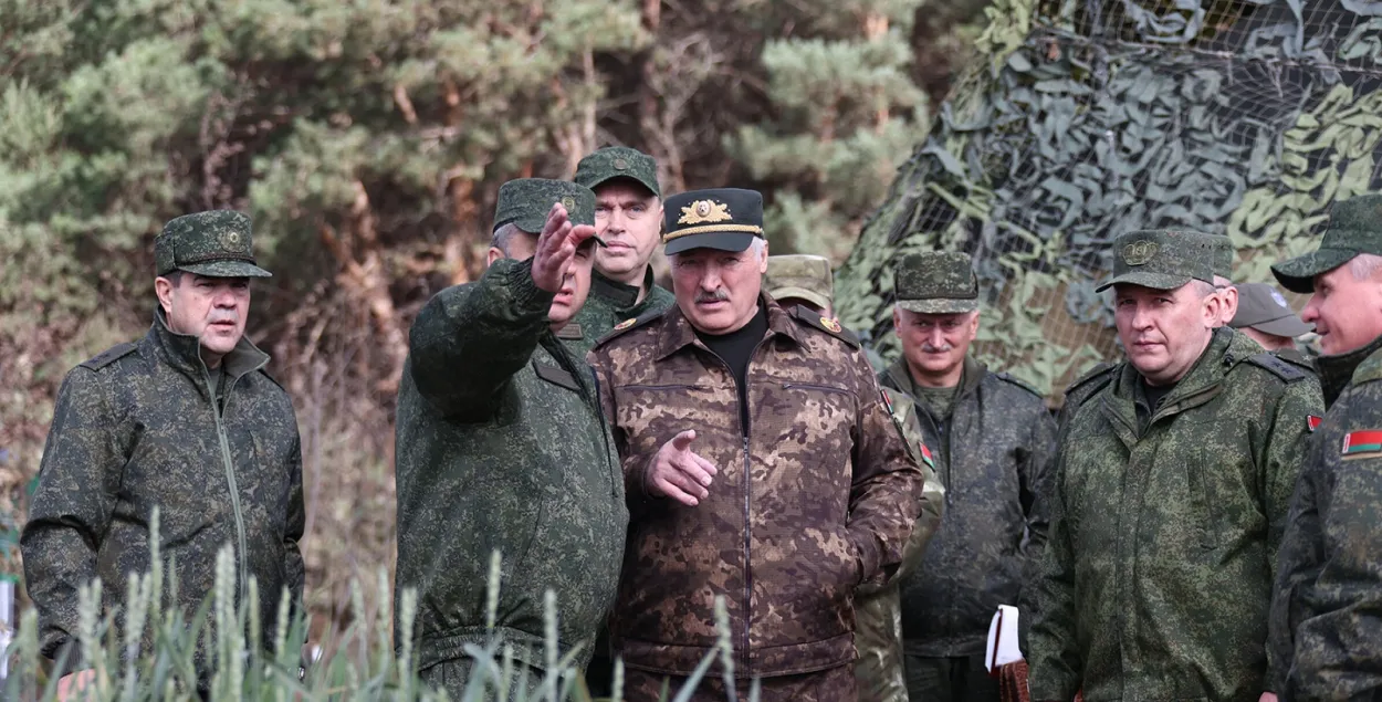 Александру Лукашенко показали, где граница с Украиной