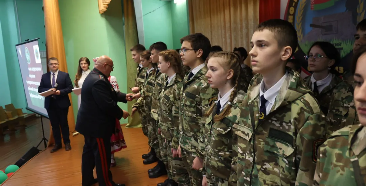 Брестские школьники в военно-патриотическом клубе "Дубровский форт" в школе №33