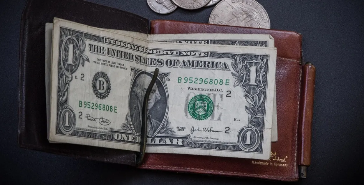 Курс доллара растет третий день подряд
