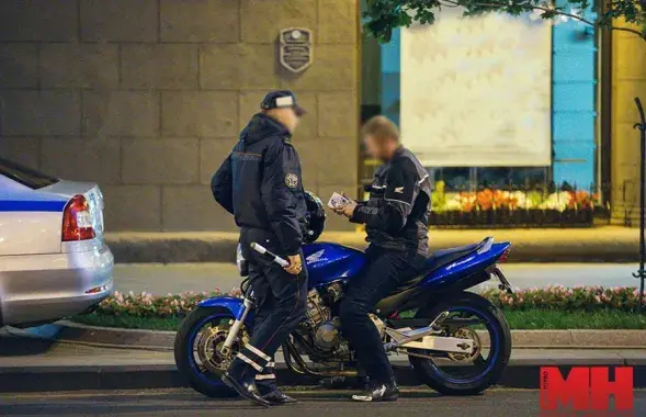 В Минске появилась еще одна улица, где ночью ограничено движение мотоциклов 
