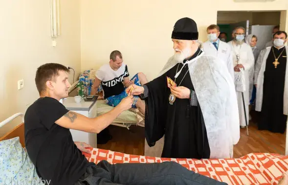 Митрополит Павел посетил людей в больнице скорой помощи / church.by