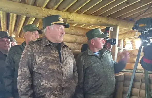 Александр Лукашенко во время посещения белорусско-украинской границы, 2023 год
