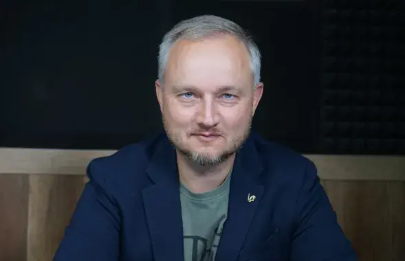 Азаров заявляет о срыве плана "Перамога"

