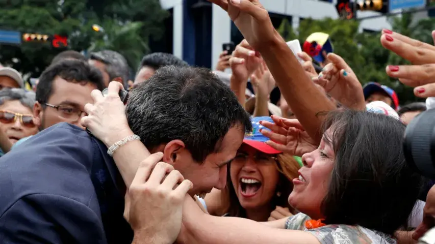 У Венесуэле лідар апазіцыі аб'явіў сябе прэзідэнтам, і Трамп яго ўжо прызнаў