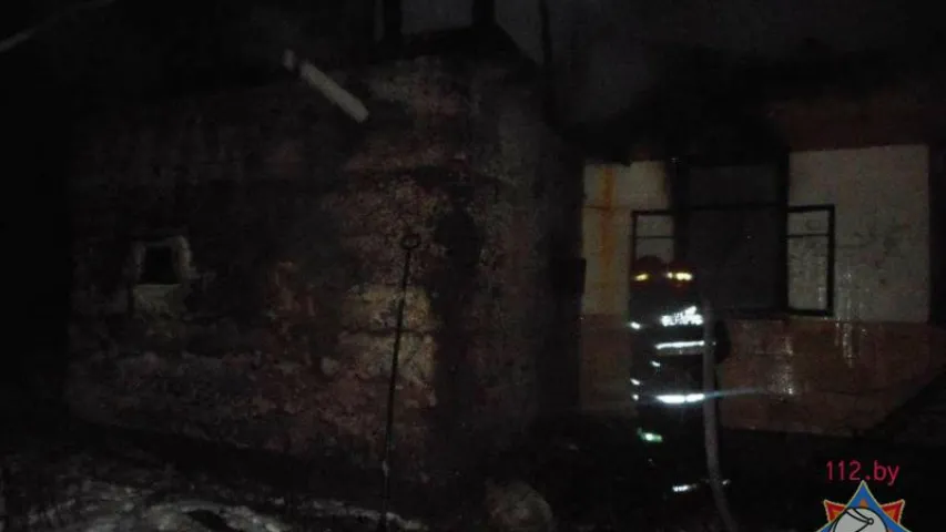 У Бабруйску на пажары ў прыватным доме загінула жанчына (фота)