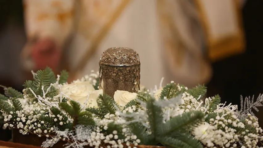 У мінскім храме заклалі капсулу з зямлёй з магілы Багдановіча (фота)