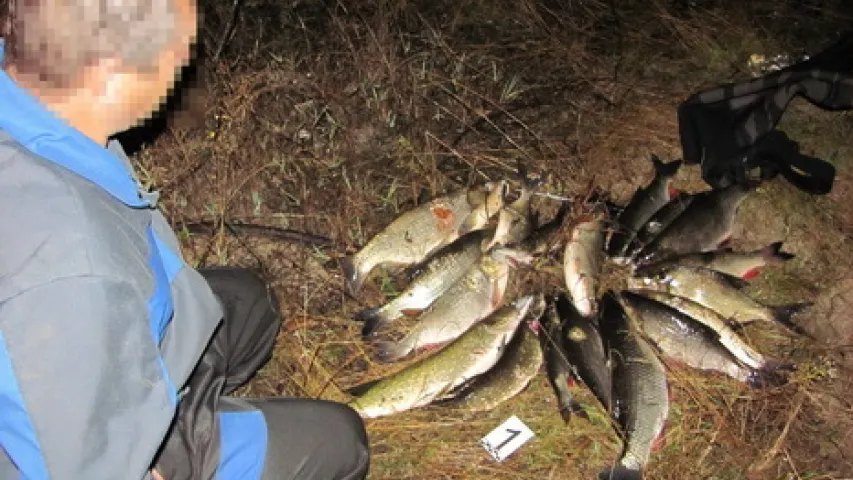 Трое гомельскіх браканьераў заплацяць Br11 тыс за рыбалку ў зоне адсялення