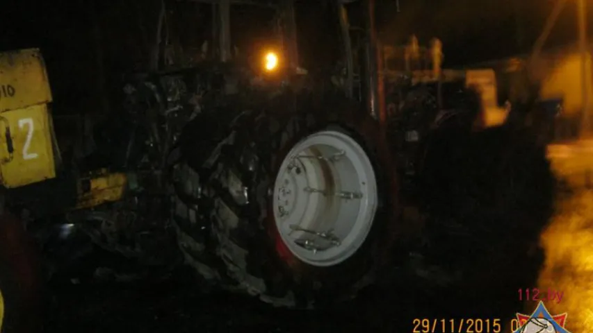 У Клічаўскім раёне за ноч згарэлі тры трактары (фота)