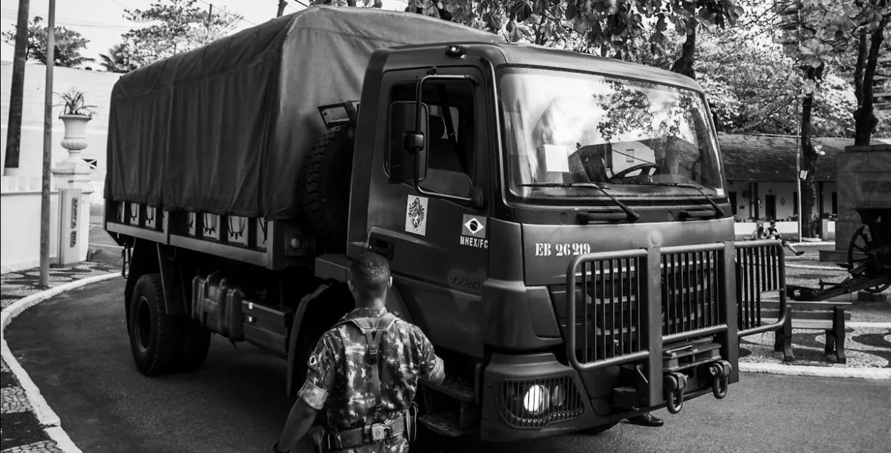 Военный грузовик, иллюстративное фото
