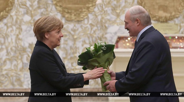 Меркель абраная канцлерам чацвёрты раз, Лукашэнка яе ўжо павіншаваў