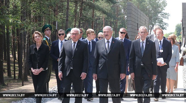 Мікалай Лукашэнка побач з прэзідэнтамі Германіі і Аўстрыі (фота)