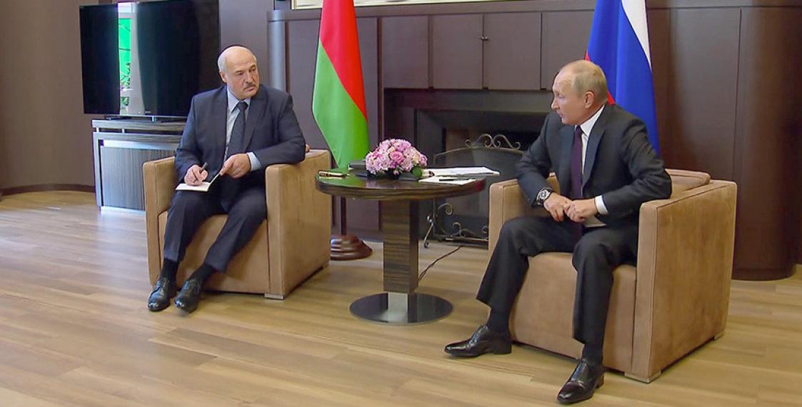 Класкоўскі: “Лукашэнка цягне з транзітам улады, не хоча змяншаць паўнамоцтвы”