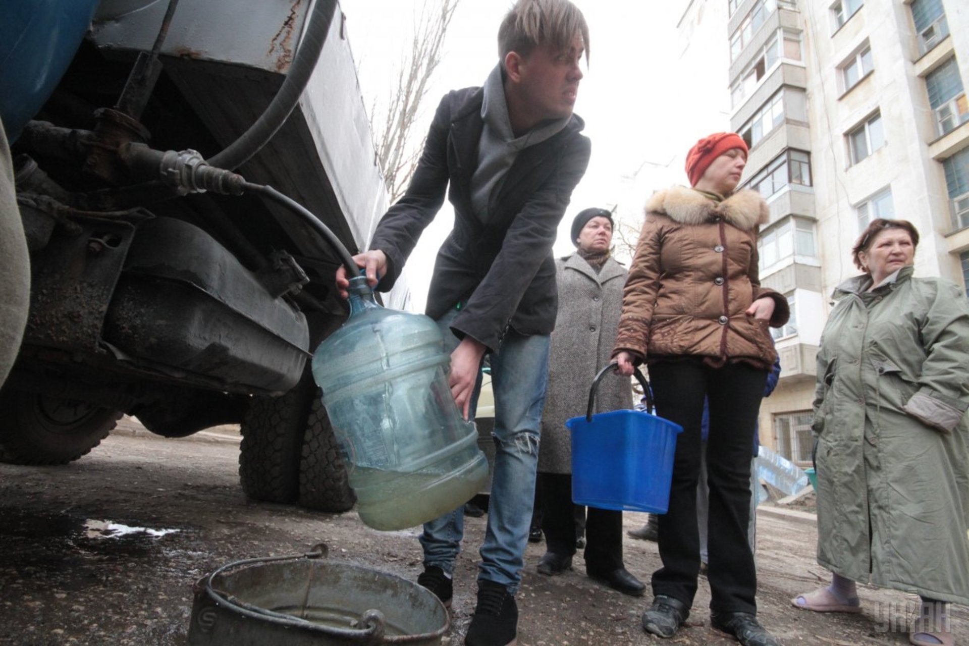 Соленый привкус аннексии: грозит ли Крыму кризис с питьевой водой