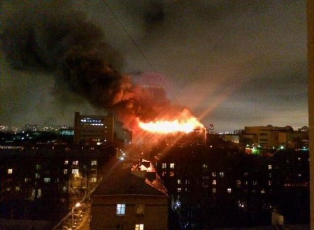 Буйны пажар на Тушынскім машынабудаўнічым заводзе ў Маскве