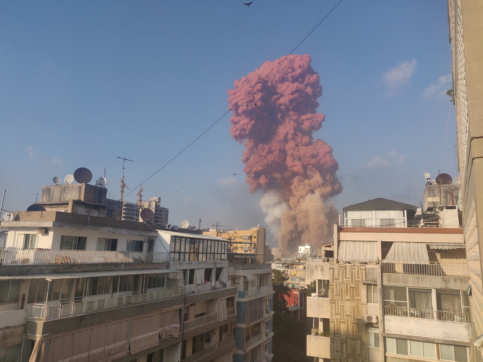 Магутны выбух у Бейруце параўналі з бамбардзіроўкай Хірасімы і Нагасакі