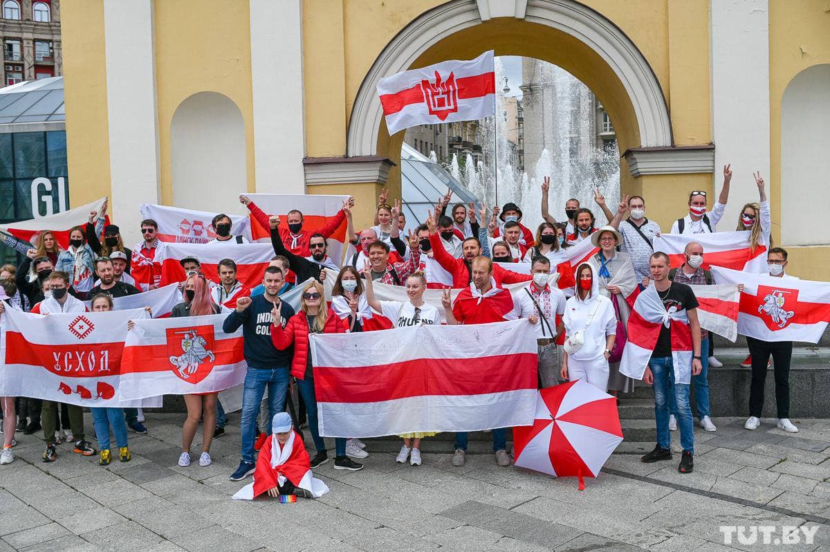 Почти во всей Европе проходят акции солидарности с белорусами 
