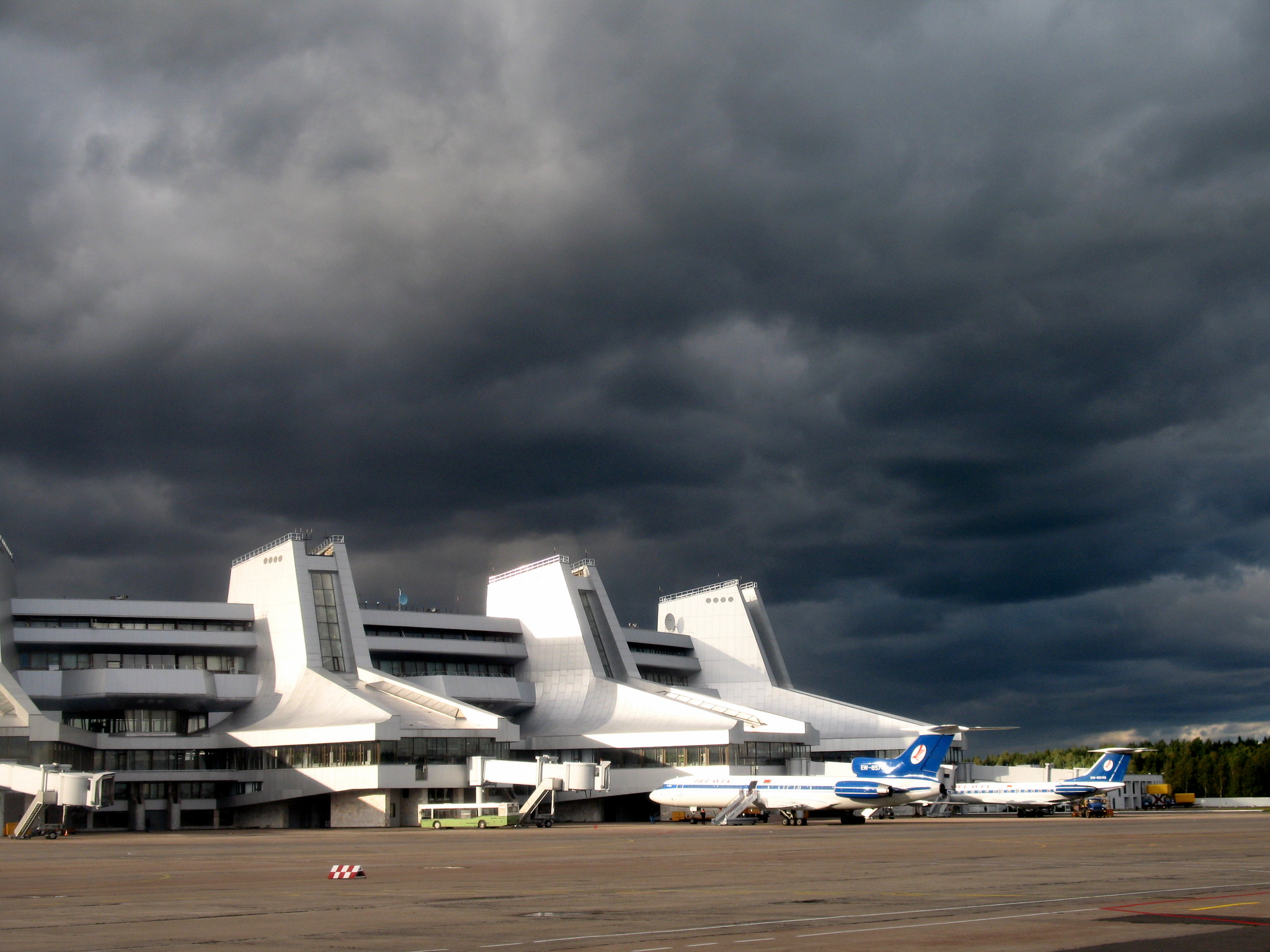 Можно ли "запретить" Национальный аэропорт "Минск" санкциями ЕС?