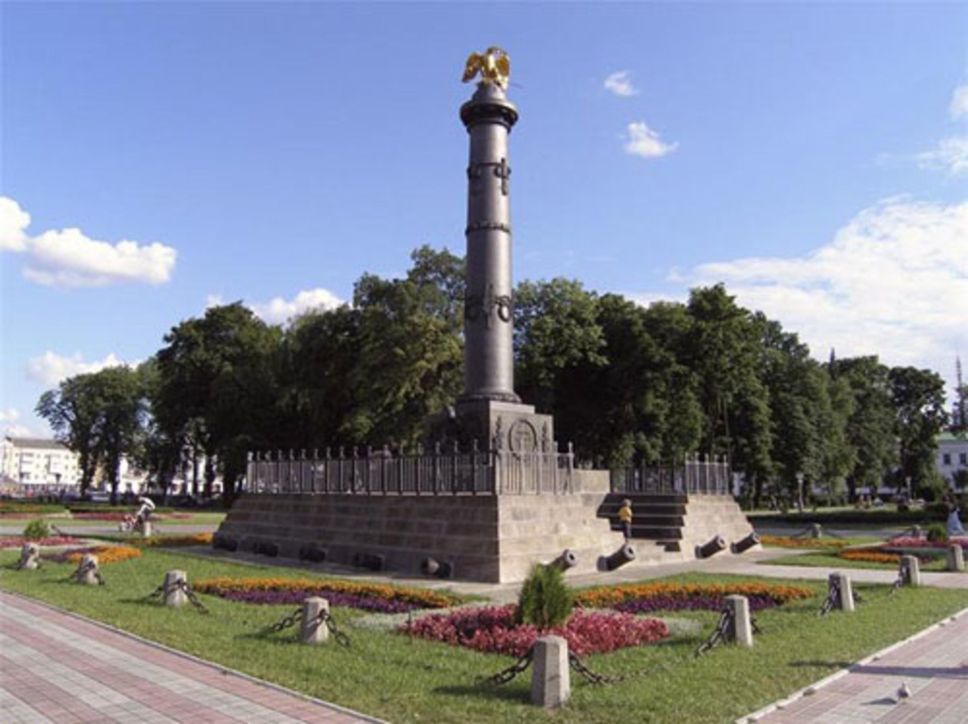 11 городов, которые помогут понять Украину