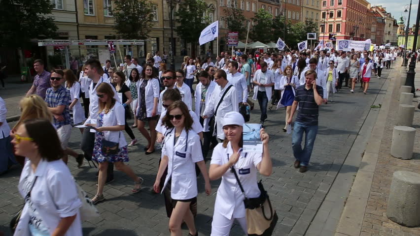 Чтобы участвовать в голодовке, польские врачи берут отпуска за свой счёт