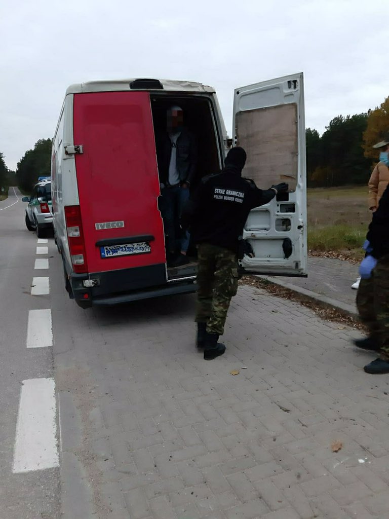 У Польшчы затрымалі грузавы мікрааўтобус, у якім везлі 27 іракцаў
